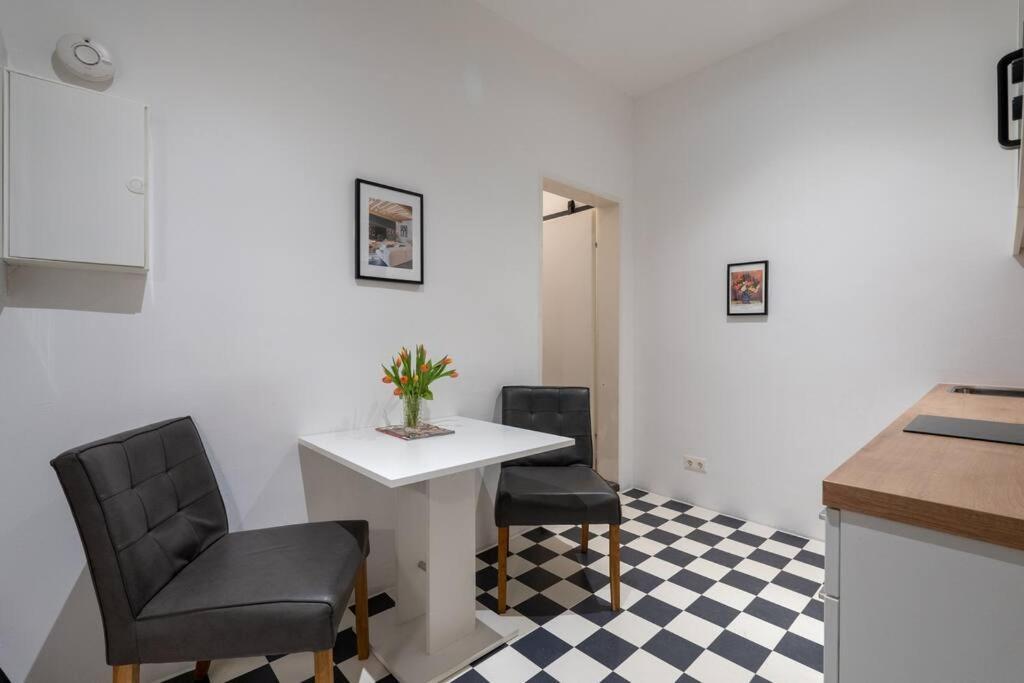 Practical 1Br Flat By Center By Hm Apartment เวียนนา ภายนอก รูปภาพ